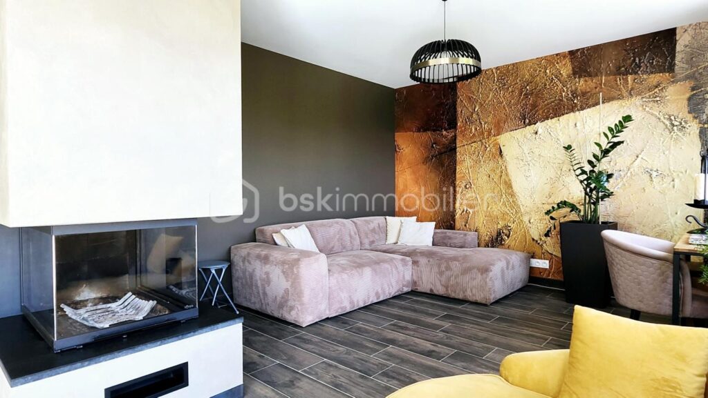 Maison moderne construite en 2020 + terrain constructible pour éventuelle extension – 7 pièces – 5 chambres – 202 m²