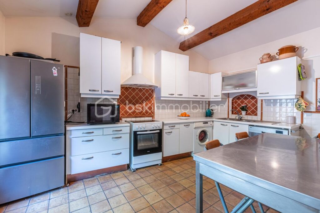 MAISON DE CHARME AU PRADET – LES OURSINNIÈRES – 7 pièces – 4 chambres – 192 m²