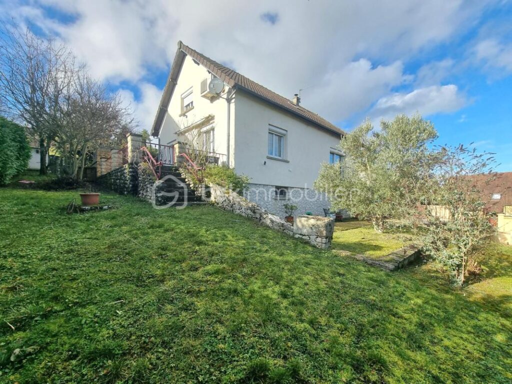 MAISON SUR SOUS-SOL TOTAL_4 CHAMBRES_ JARDIN ! – 5 pièces – 4 chambres – 130 m²