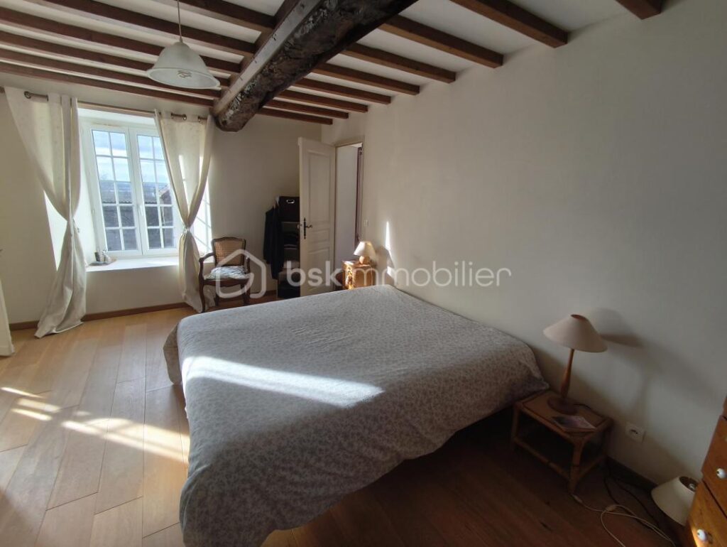 Maison de charme en pierre – Volumes, lumière et sérénité au cœur des marais – 7 pièces – 4 chambres – 245 m²