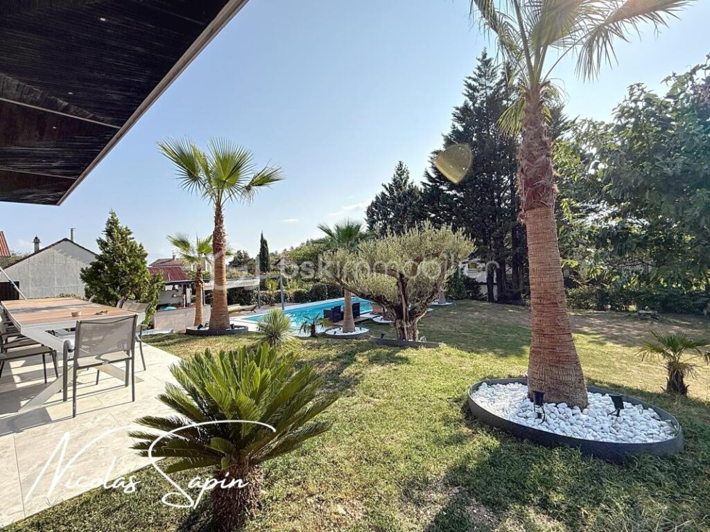 Maison d’architecte de 188m2 avec piscine – 6 pièces – 4 chambres – 188 m²