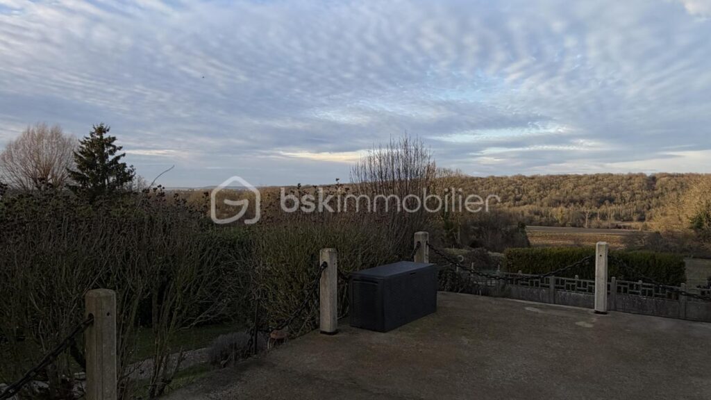 Maison contemporaine à l’architecture cubique – Vue dégagée sur la vallée – 6 pièces – 4 chambres – 149 m²