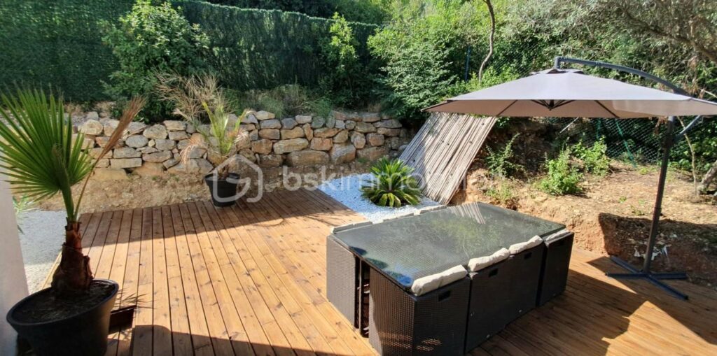 A Lorgues (Var) – MAISON TRADITIONNELLE avec loft indépendant, piscine balinaise & prestations haut de gamme! – 6 pièces – 4 chambres – 150 m²