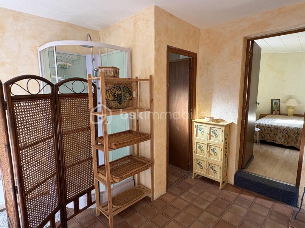 Maison traditionnel (4 chambres) dans la colline au calme, vue dominante – 5 pièces – 4 chambres – 170 m²