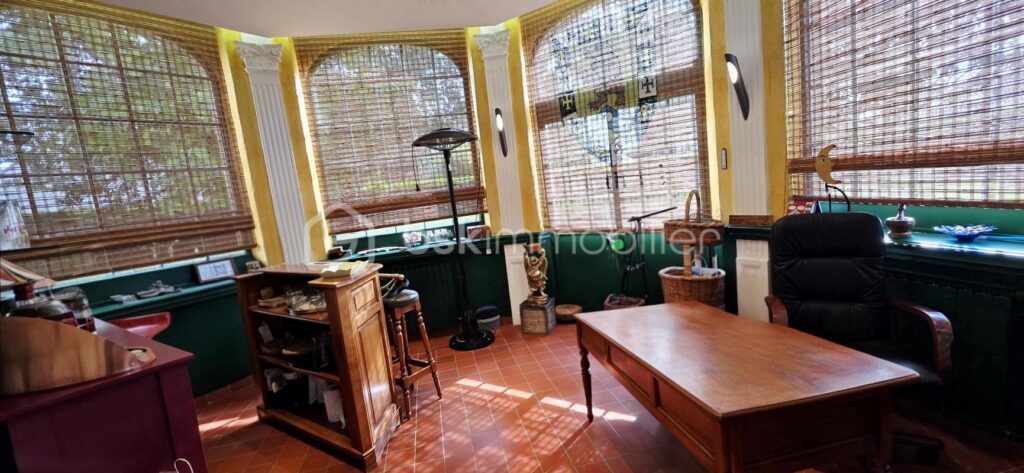 Maison exceptionnelle – 353 m² sur parc de 3 518 m² – 12 pièces – 5 chambres – 353 m²