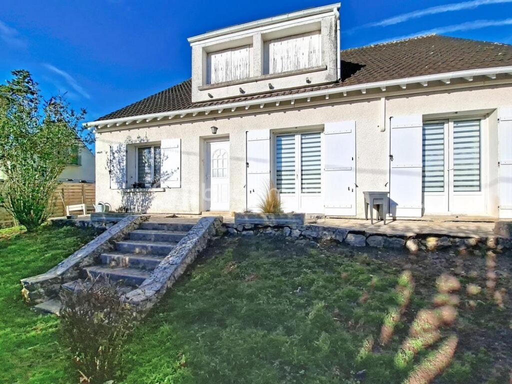 Maison familiale rénovée – 174 m² – Donnemarie-Dontilly – 6 pièces – 5 chambres – 174 m²