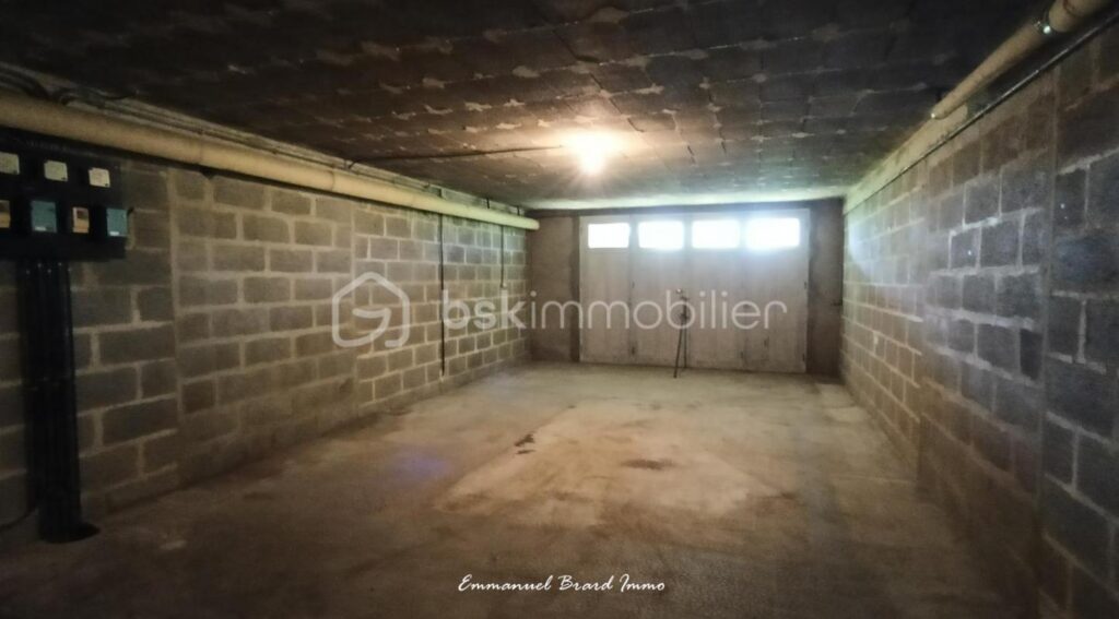 Maison de caractère avec fort potentiel – Montmorillon (86500) – 11 pièces – 5 chambres – 200 m²