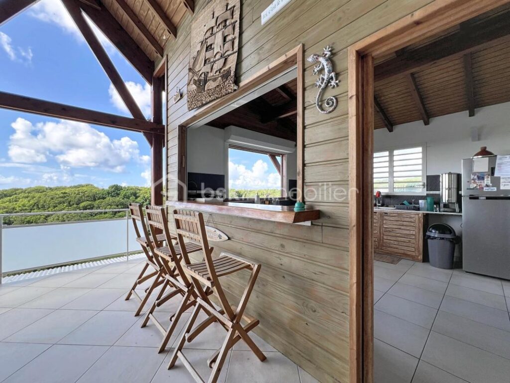 Ensemble immobilier villa et ses deux locatifs vue mer – 10 pièces – 7 chambres – 295 m²