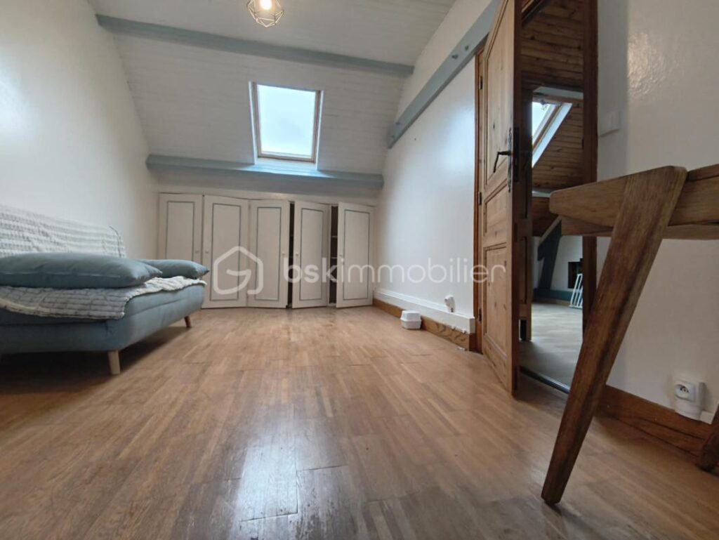 Charmant pavillon familial aux beaux volumes – 7 pièces – 4 chambres – 145 m²