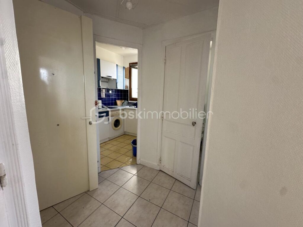 UN JOLIE 2 pièces VUE LA DEFENSE au pied du tramway – 2 pièces – 1 chambre – 39 m²