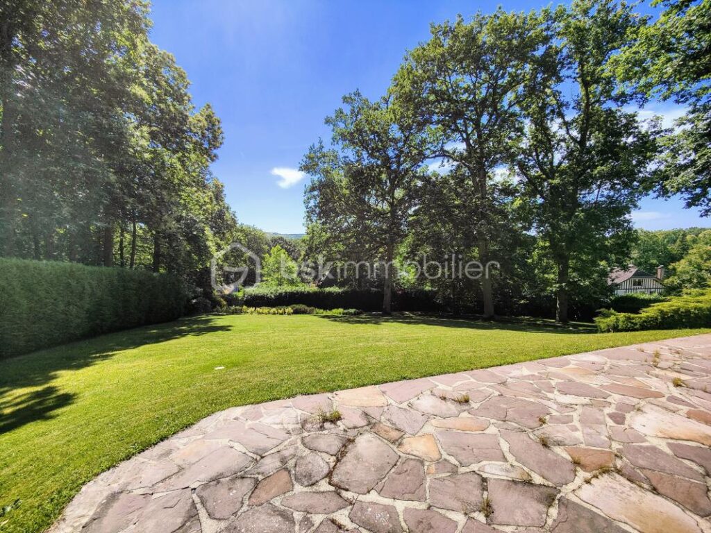 Bien immobilier d’exception dans un parc boisé privé av tennis ! – 7 pièces – 4 chambres – 170 m²