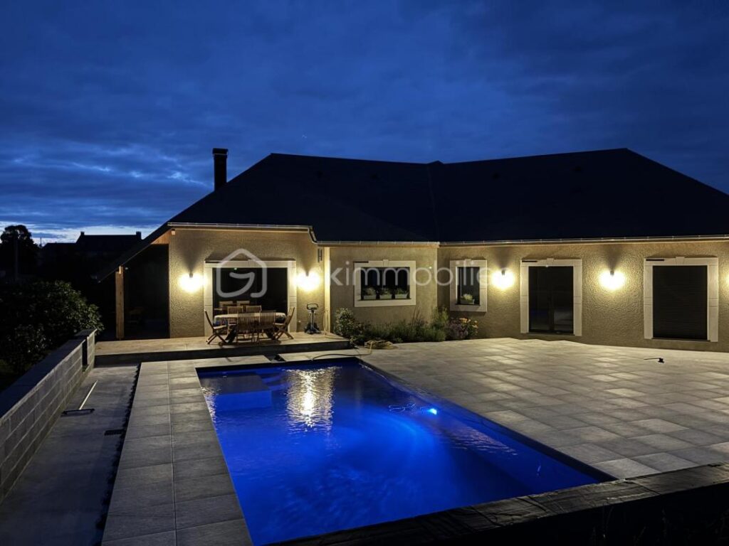 Élégance contemporaine au cœur de la campagne de Loucrup – 8 pièces – 4 chambres – 220 m²