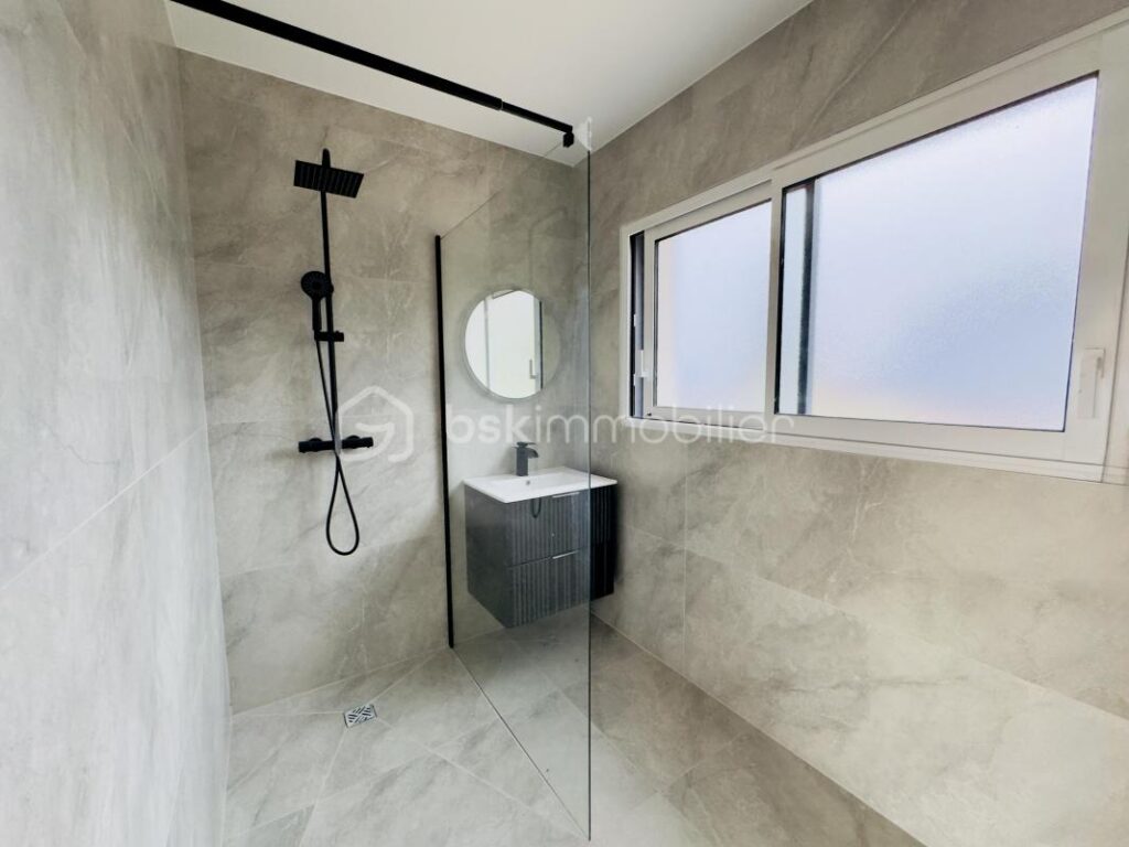 Maison T4 de 2025 RE 2020 à Pugny-Chatenod – 4 pièces – 3 chambres – 123 m²