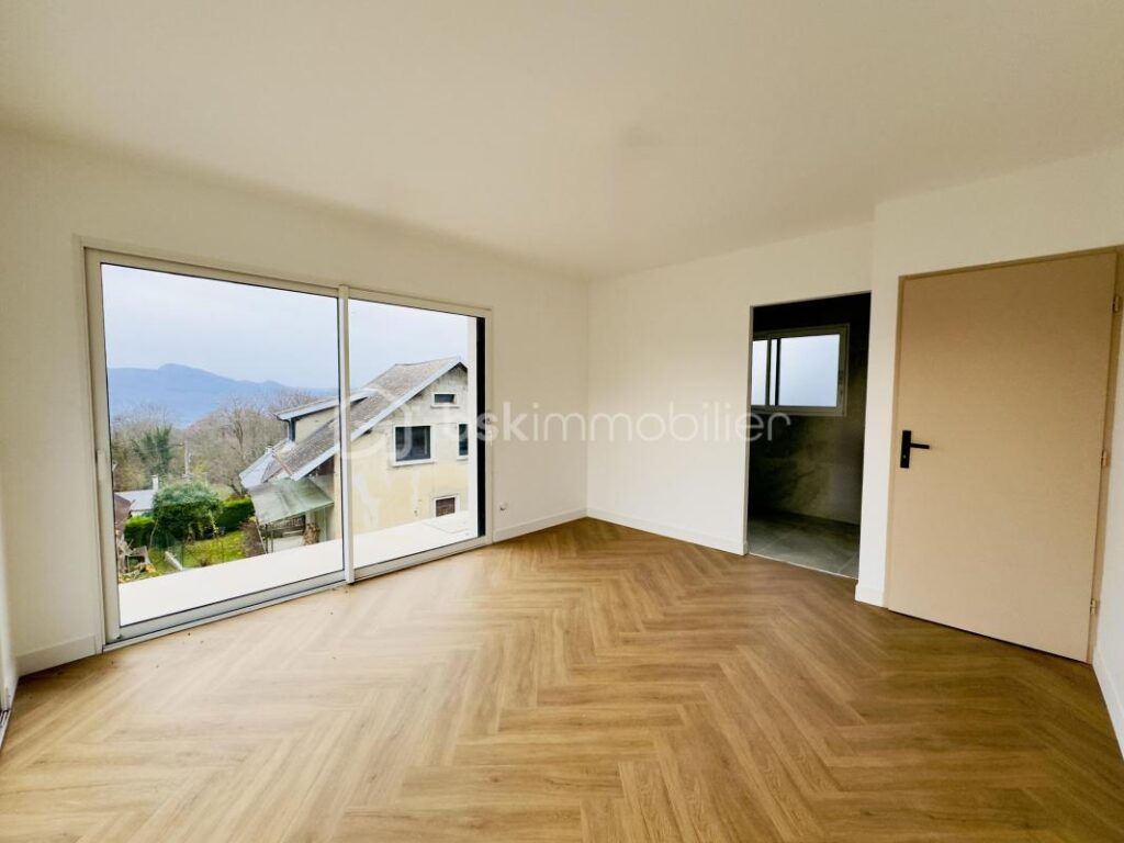 Maison T4 de 2025 RE 2020 – 4 pièces – 3 chambres – 123 m²