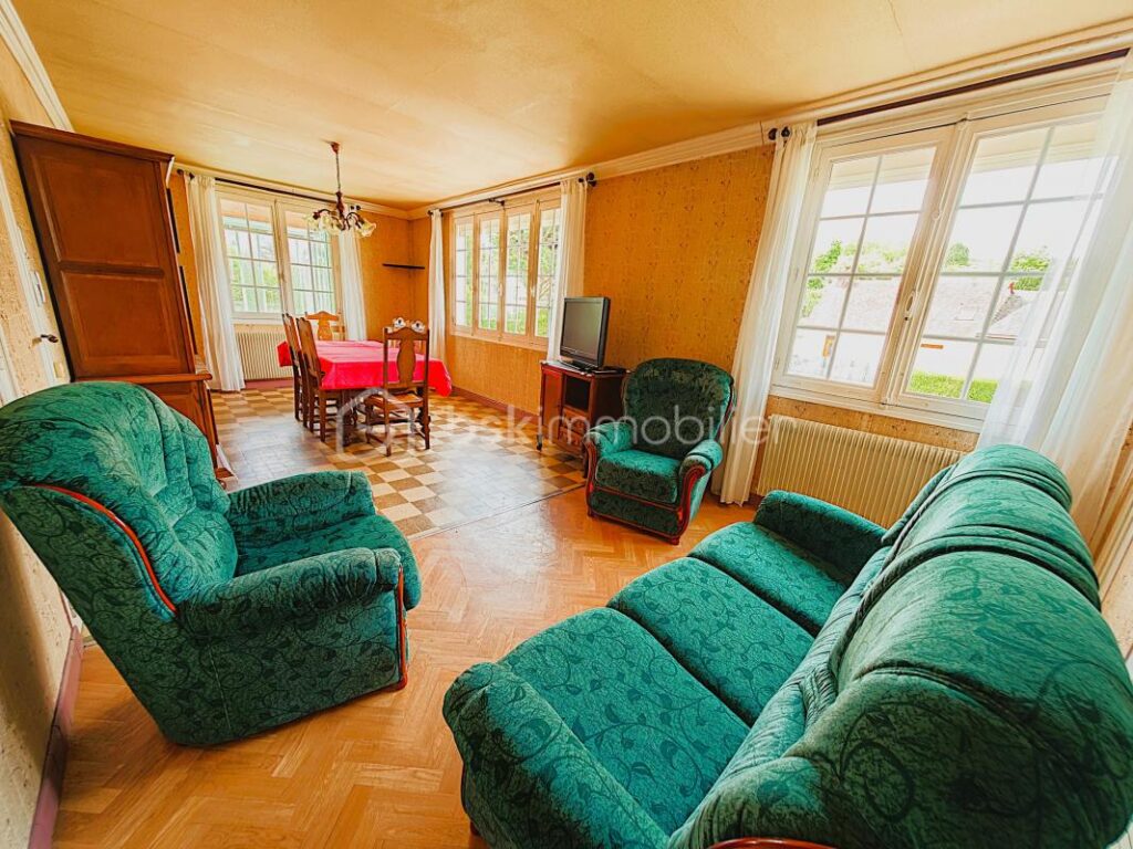 Maison de plain-pied de 80 m² sur sous-sol total sur terrain entièrement constructible et divisible de 1457 m² – 4 pièces – 2 chambres – 80 m²