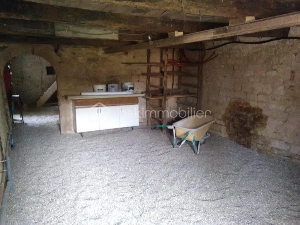 Découvrez le charme d’une ferme rénovée à Melle – 5 pièces – 2 chambres – 141 m²