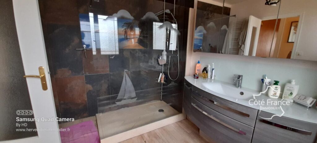 Avoise 72 Magnifique et grande maison habitable de suite – 10 pièces – 3 chambres – 187 m²