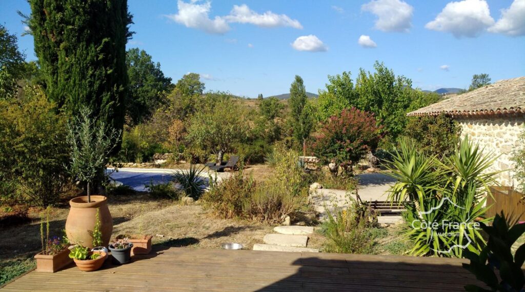 MAS BERGERIE PLEINE NATURE SANS VIS A VIS – 9 pièces – 4 chambres – 250 m²