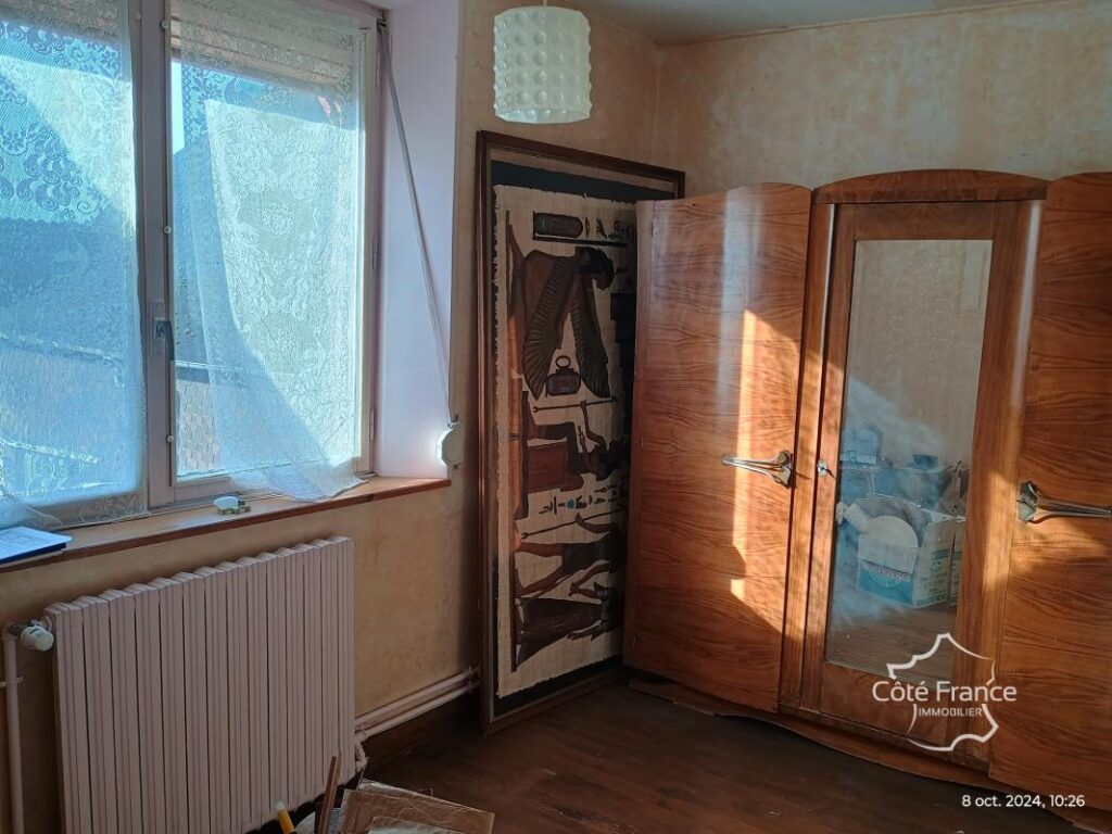 AISNE (02) – GERGNY – Maison de village à rénover – 10 pièces – 6 chambres – 210 m²