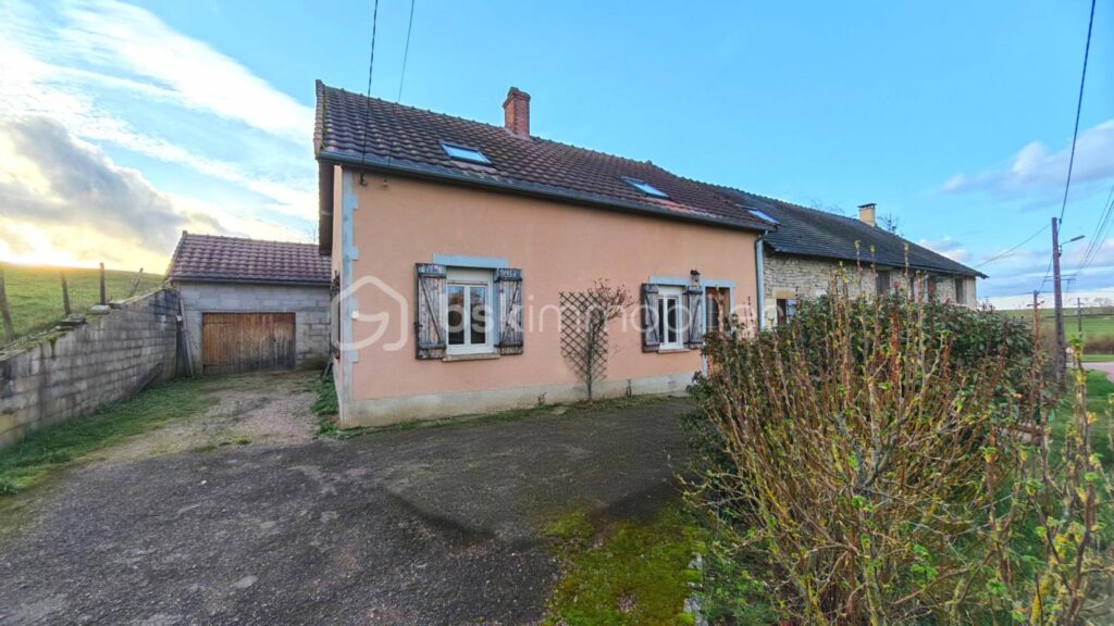 Charmante maison mitoyenne authentique 104 m² habitable environ – 4 pièces – 2 chambres – 112 m²