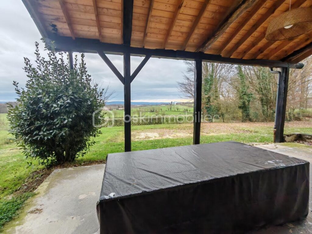 CHARME & AUTHENTICITÉ AU CŒUR DE LA CAMPAGNE BRESSANE – 8 pièces – 4 chambres – 171 m²