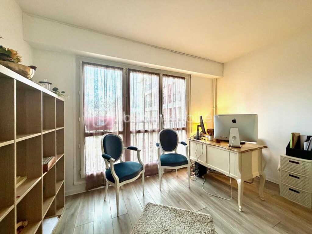 Résidence LES CHAMPS LASNIERS beau F5 avec cave et 2 places de parking privé en sous sol – 5 pièces – 3 chambres – 96 m²
