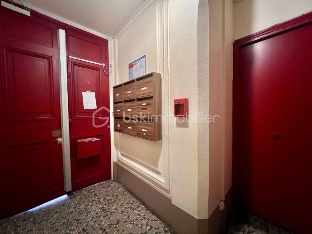 T2 de 43 m2 au 2ème étage sans ascenseur – RUE DE CRIMEE – Paris XIXème – 2 pièces – 1 chambre – 42 m²