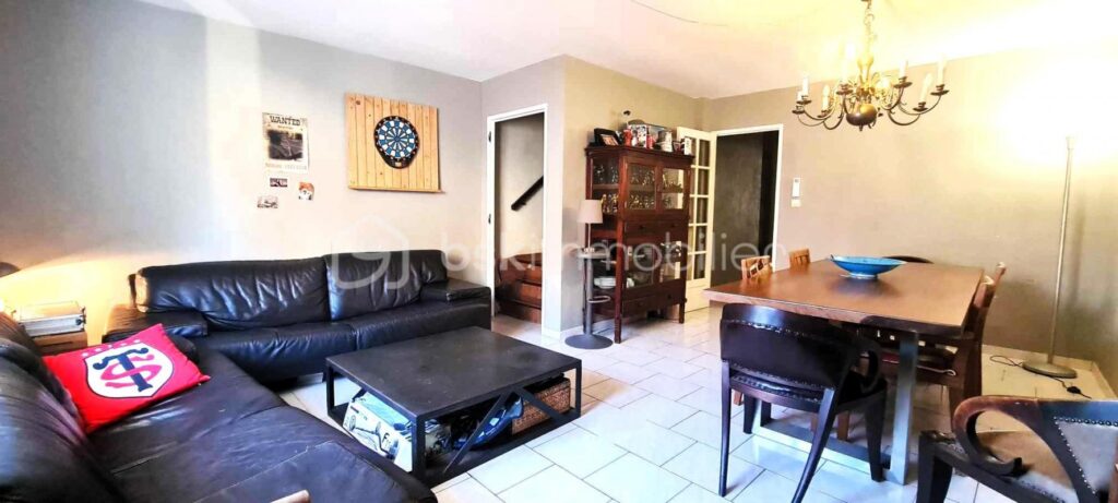 *** Maison de village de 146m²- Cour- Loggia- T2 en RDC- Vue- La Palme *** – 6 pièces – 3 chambres – 146 m²