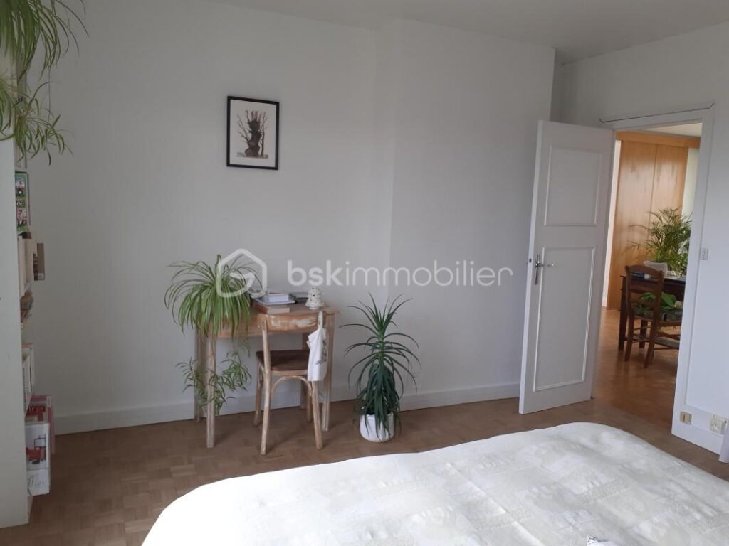 Appartement offrant une vue imprenable sur la Loire et la ville de Blois – 3 pièces – 2 chambres – 71 m²