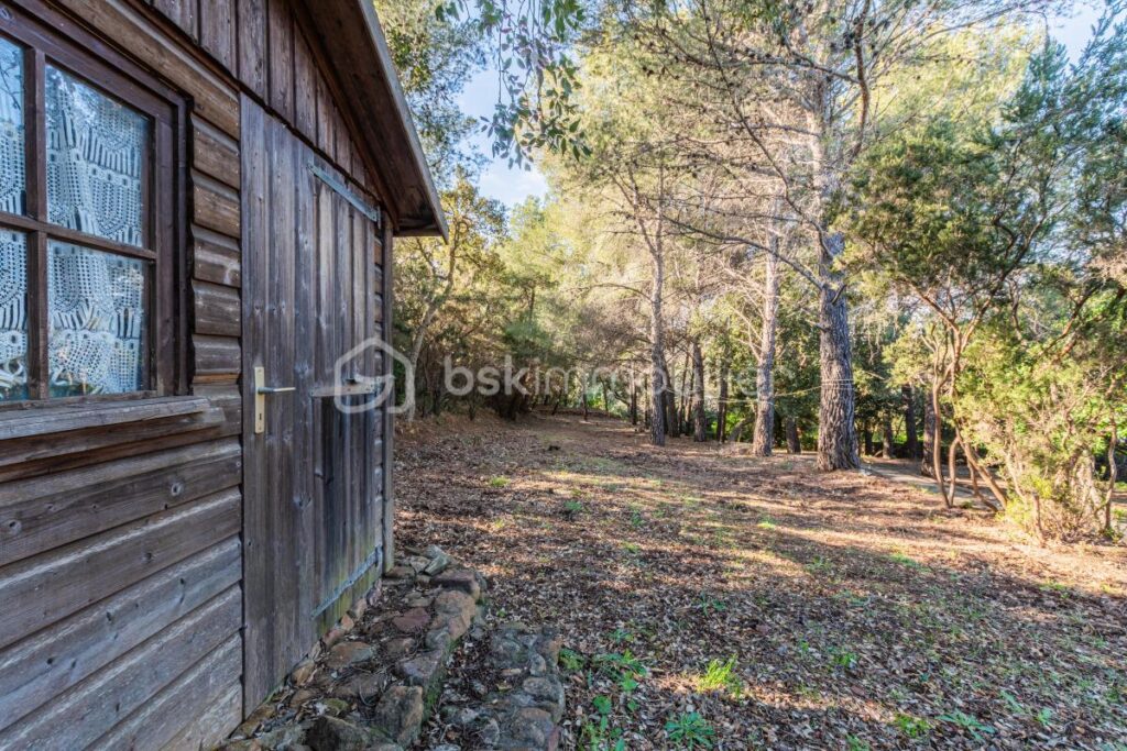 MAISON DE CHARME AU PRADET – LES OURSINNIÈRES – 7 pièces – 4 chambres – 192 m²