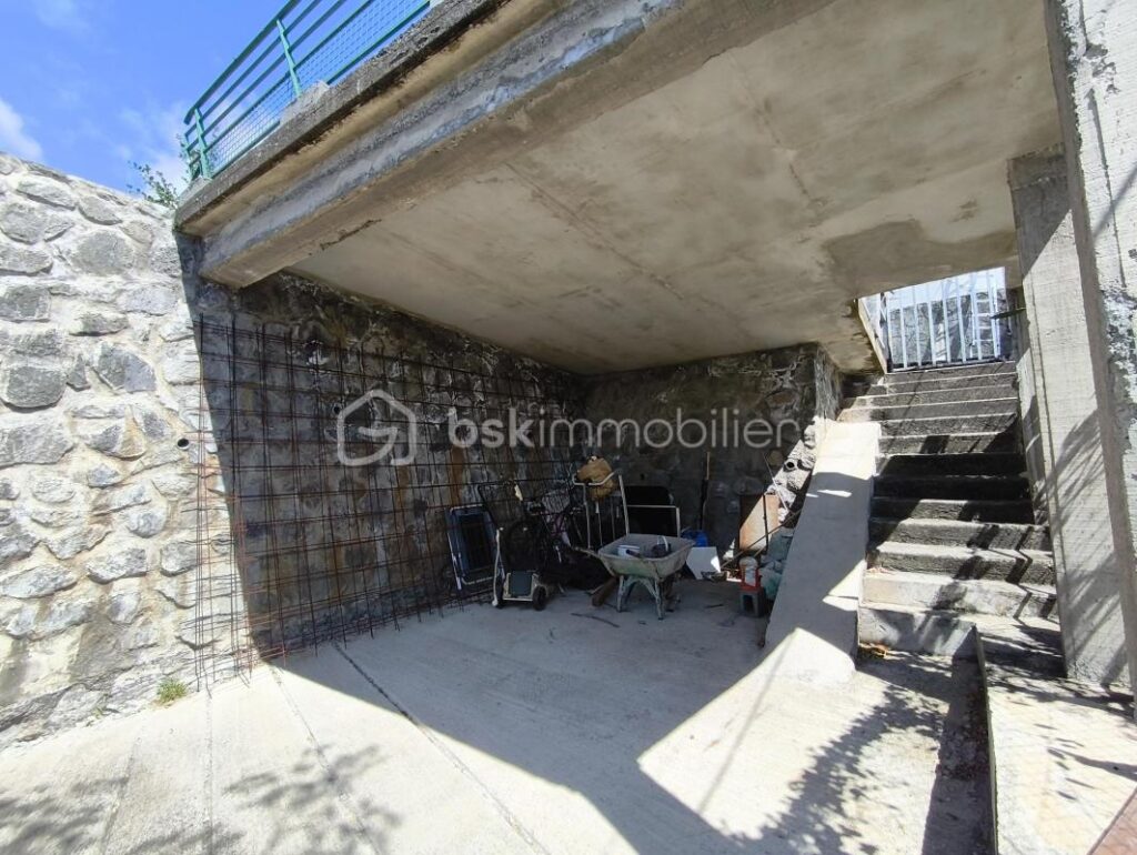 🏡 Maison 5 pièces – 93 m² – La Bretagne – Sur terrain constructible de 834 m² – Division possible – 5 pièces – 3 chambres – 93 m²