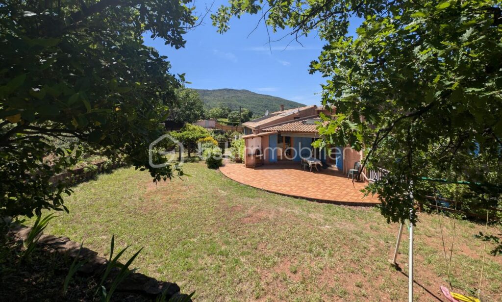 VILLA de 257 M² A LIAUSSON 34800 – 11 pièces – 8 chambres – 257 m²