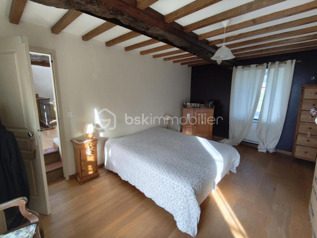 Maison de charme en pierre – Volumes, lumière et sérénité au cœur des marais – 7 pièces – 4 chambres – 245 m²