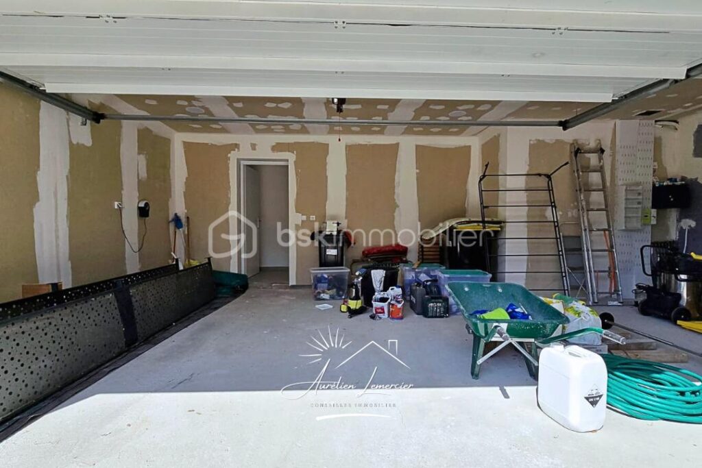 Villa 5 pièces 147m2 sur un terrain de 450m2 – Poulx – 5 pièces – 4 chambres – 147 m²