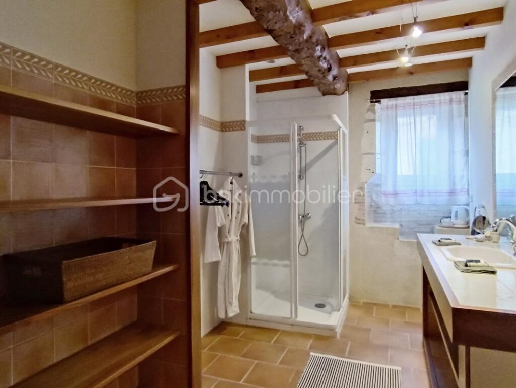 Une Perle Cachée au Cœur d’un Charmant Village du Gers – 12 pièces – 6 chambres – 278 m²