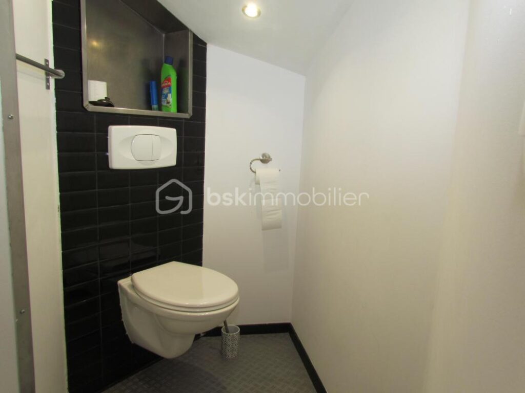 MENSIGNAC (24350) Près PERIGUEUX ,MAISON PERIGOURDINE de 223 m² à COUP DE COEUR !! – 7 pièces – 5 chambres – 223 m²