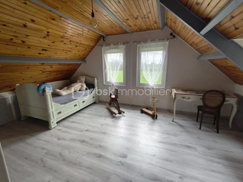 Charmant pavillon familial aux beaux volumes – 7 pièces – 4 chambres – 145 m²