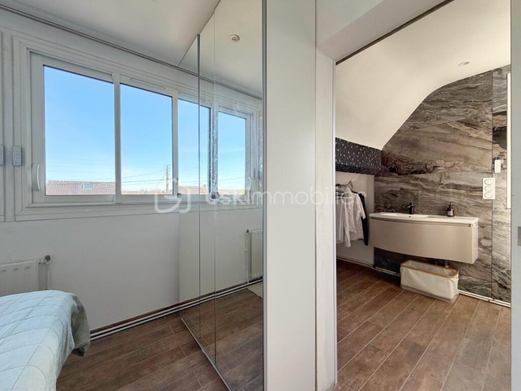 NOUVELLE PEPITE POUR POSER SES VALISES ! – 7 pièces – 4 chambres – 114 m²