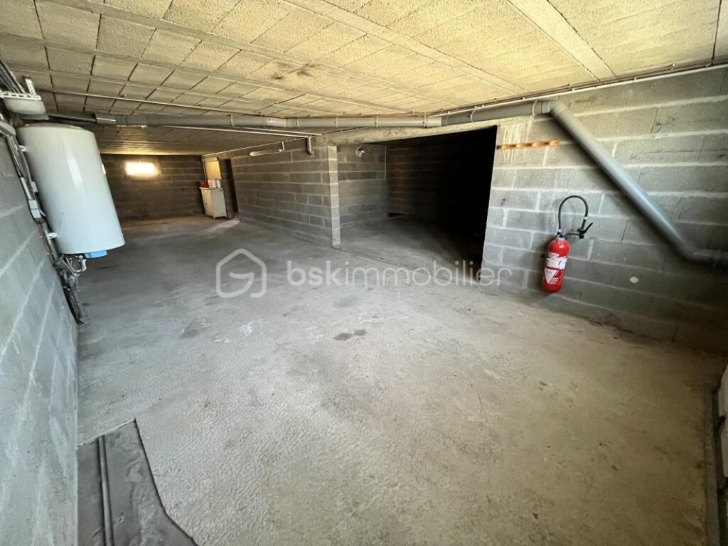 Charmant pavillon de plain-pied sur sous-sol complet avec garage et terrain – 4 pièces – 3 chambres – 89 m²