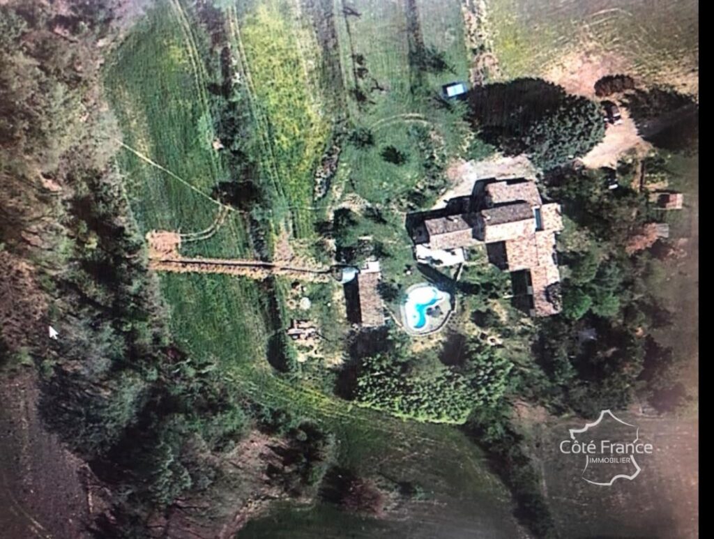 MAS BERGERIE PLEINE NATURE SANS VIS A VIS – 9 pièces – 4 chambres – 250 m²