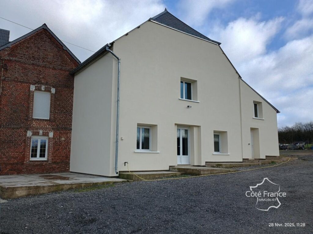AISNE – VERVINS – CORPS DE FERME sur plus de 5500 m2 de terr – 8 pièces – 3 chambres – 185 m²