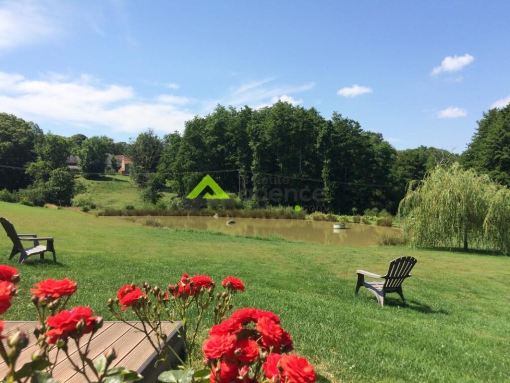 Magnifique Propriété – 270 m2 + Etang – 11 pièces – 8 chambres – 270 m²