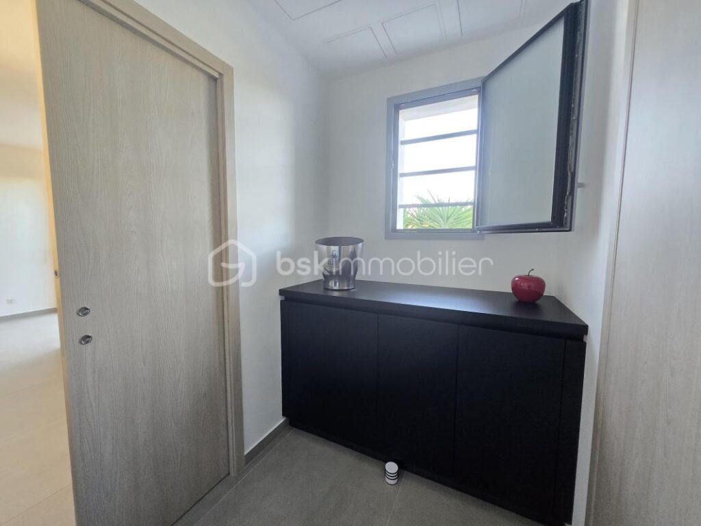 Villa neuve 5 pièces, grand standing, résidentiel, piscine – 5 pièces – 4 chambres – 131 m²