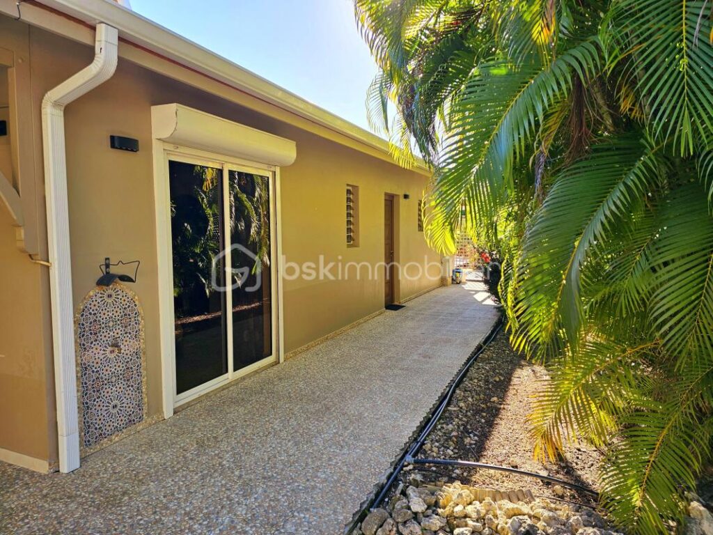 MAISON ET BUNGALOW T2 PROCHE MER – 6 pièces – 4 chambres – 189 m²