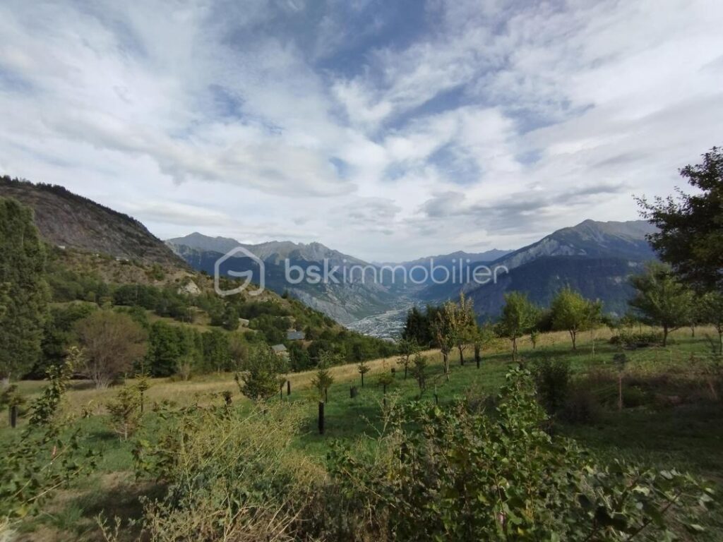 Maison 5 pièces Jarrier – 5 pièces – 3 chambres – 204 m²