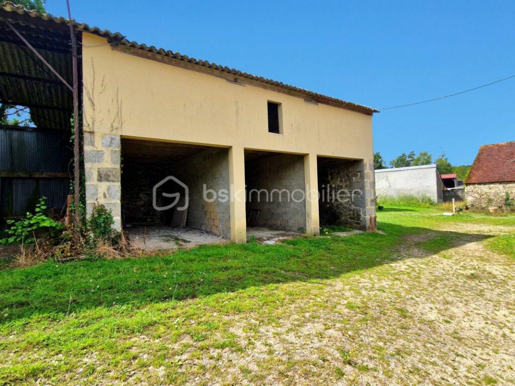 Maison de 150m2 avec dépendances et jardin ! – 5 pièces – 3 chambres – 150 m²