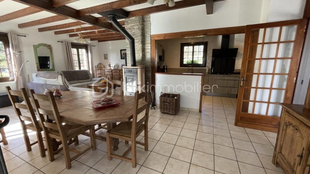 Propriété sans voisin proche, au calme absolu – 6 pièces – 4 chambres – 151 m²