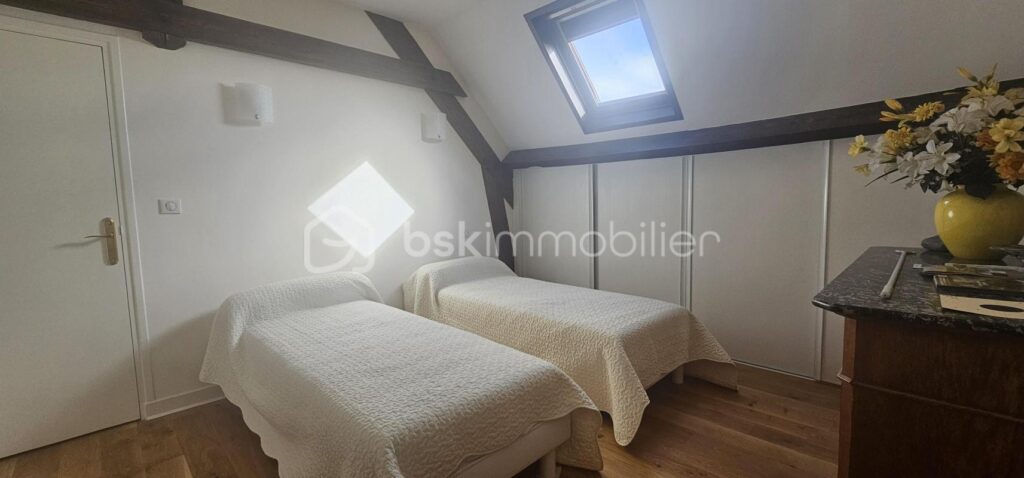 VILLA PRESTIGE 205 m2 VICHY : 3 SUITES PARENTALES, 3 SE, 4WC – DPE C – 7 pièces – 4 chambres – 205 m²