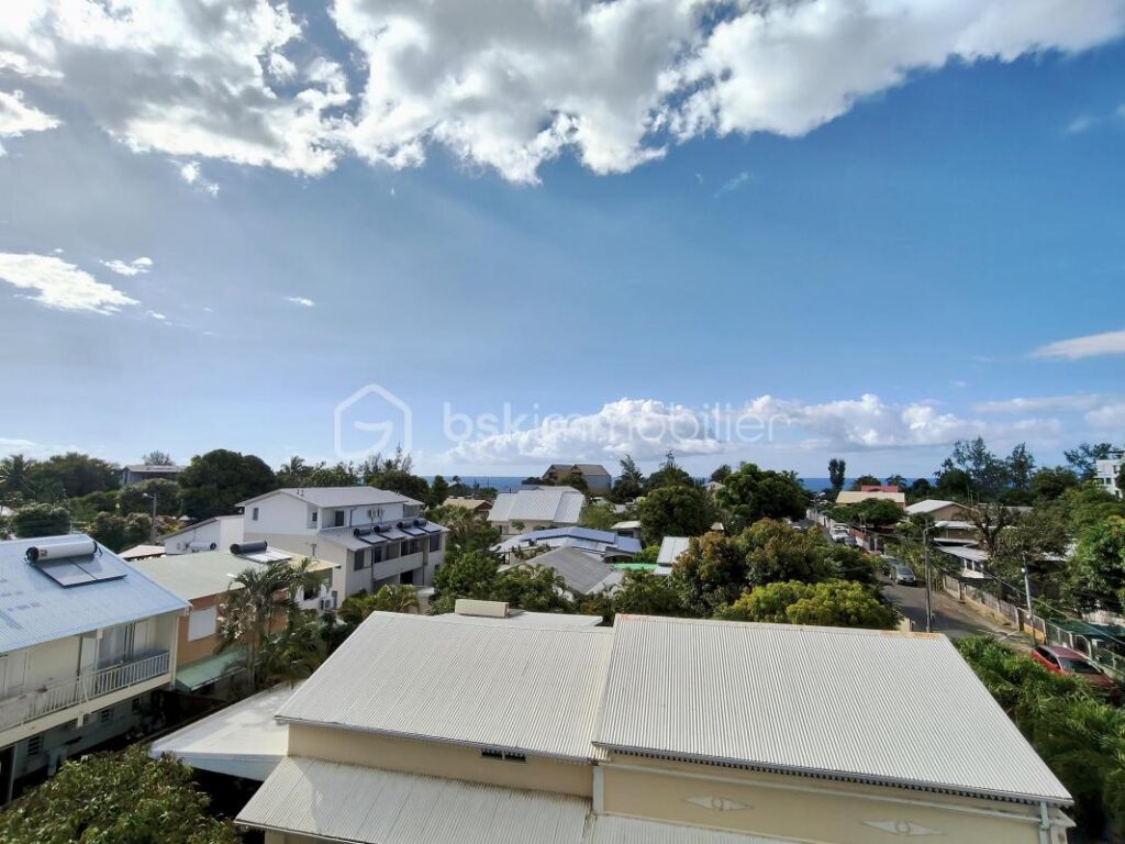 Villa Neuve de 200m² avec piscine – Saint-Paul – 5 pièces – 2 chambres – 200 m²