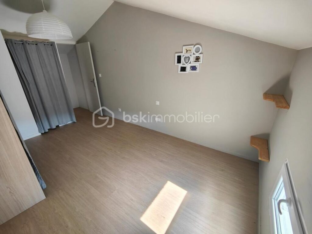 Villa quatre faces récente*** Exposition Sud*** Vue panoramique*** – 4 pièces – 3 chambres – 80 m²